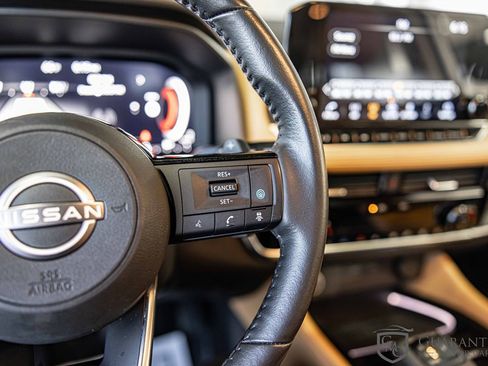 Used 2022 Nissan Rogue Platinum w/ Head-Up Display Package image 25