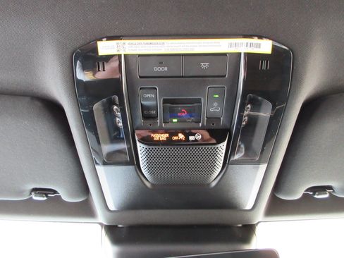 Used 2026 Lexus GX 550 w/ Accessory Package (2T) AWD/4WD image 19
