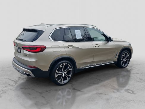 Used 2019 BMW X5 xDrive50i w/ Executive Package image 5