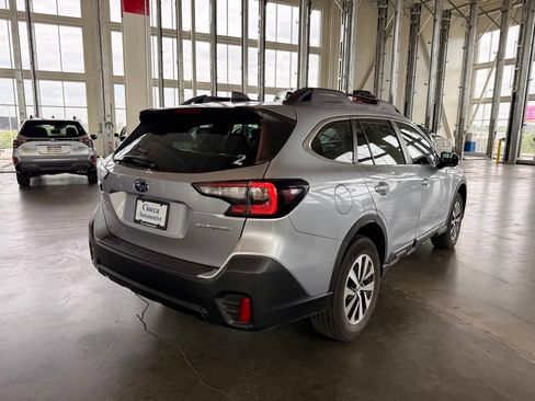 Used 2020 Subaru Outback w/ Popular Package #1 AWD/4WD image 3