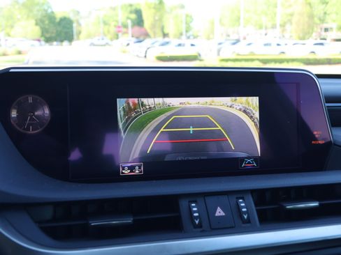 Used 2019 Lexus ES 350 Luxury w/ Premium Package image 23