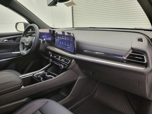 New 2026 Chevrolet Traverse LT w/ Driver Confidence Package FWD image 37