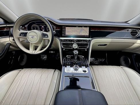 Used 2022 Bentley Flying Spur V8 image 7
