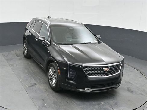 Used 2024 Cadillac XT4 Premium Luxury image 38