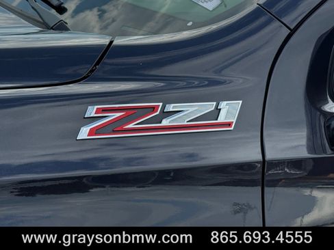 Used 2022 Chevrolet Tahoe Z71 w/ Luxury Package AWD/4WD image 11