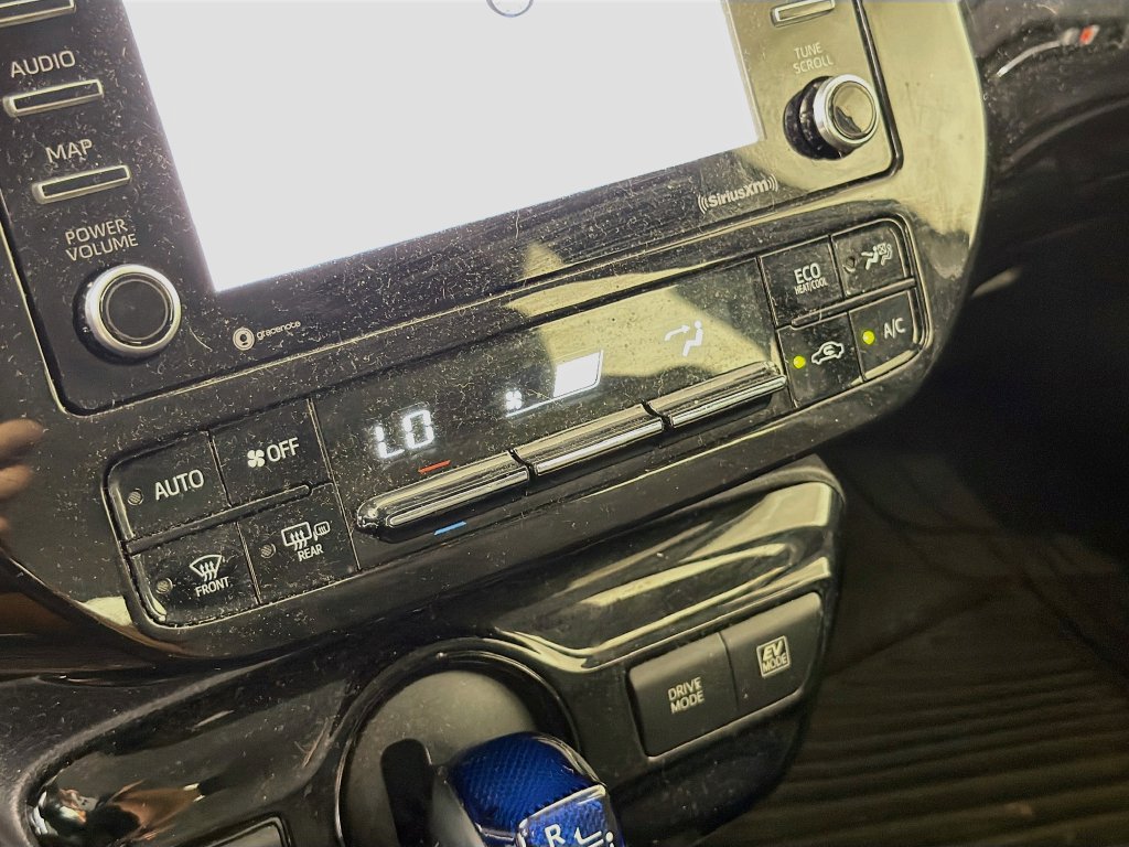 Used 2022 Toyota Prius LE FWD image 19