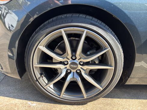 Used 2023 Genesis G70 2.0T image 4