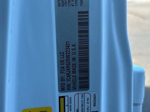 Certified 2024 Jeep Wrangler Unlimited Rubicon 4xe AWD/4WD image 29
