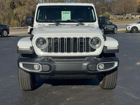 Used 2024 Jeep Wrangler Unlimited Sahara image 7