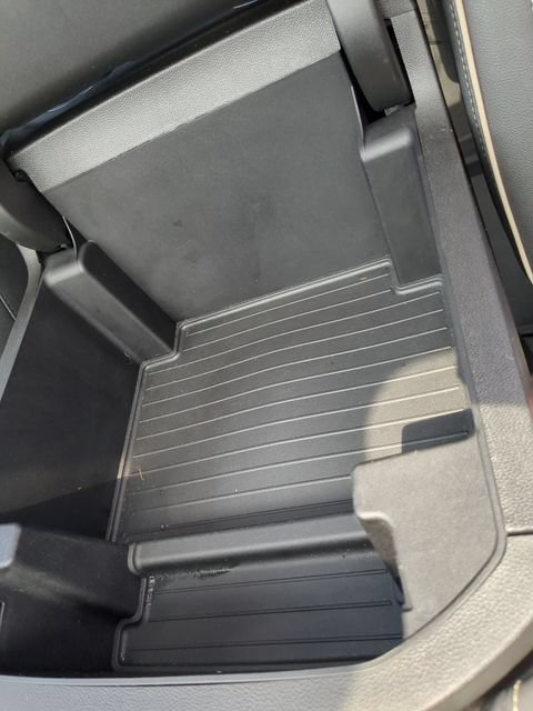 Used 2023 Chevrolet Suburban Premier w/ Premium Package 2 AWD/4WD image 31