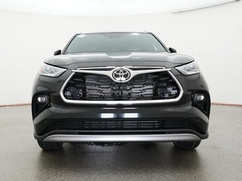 New 2026 Toyota Highlander Platinum AWD/4WD image 31