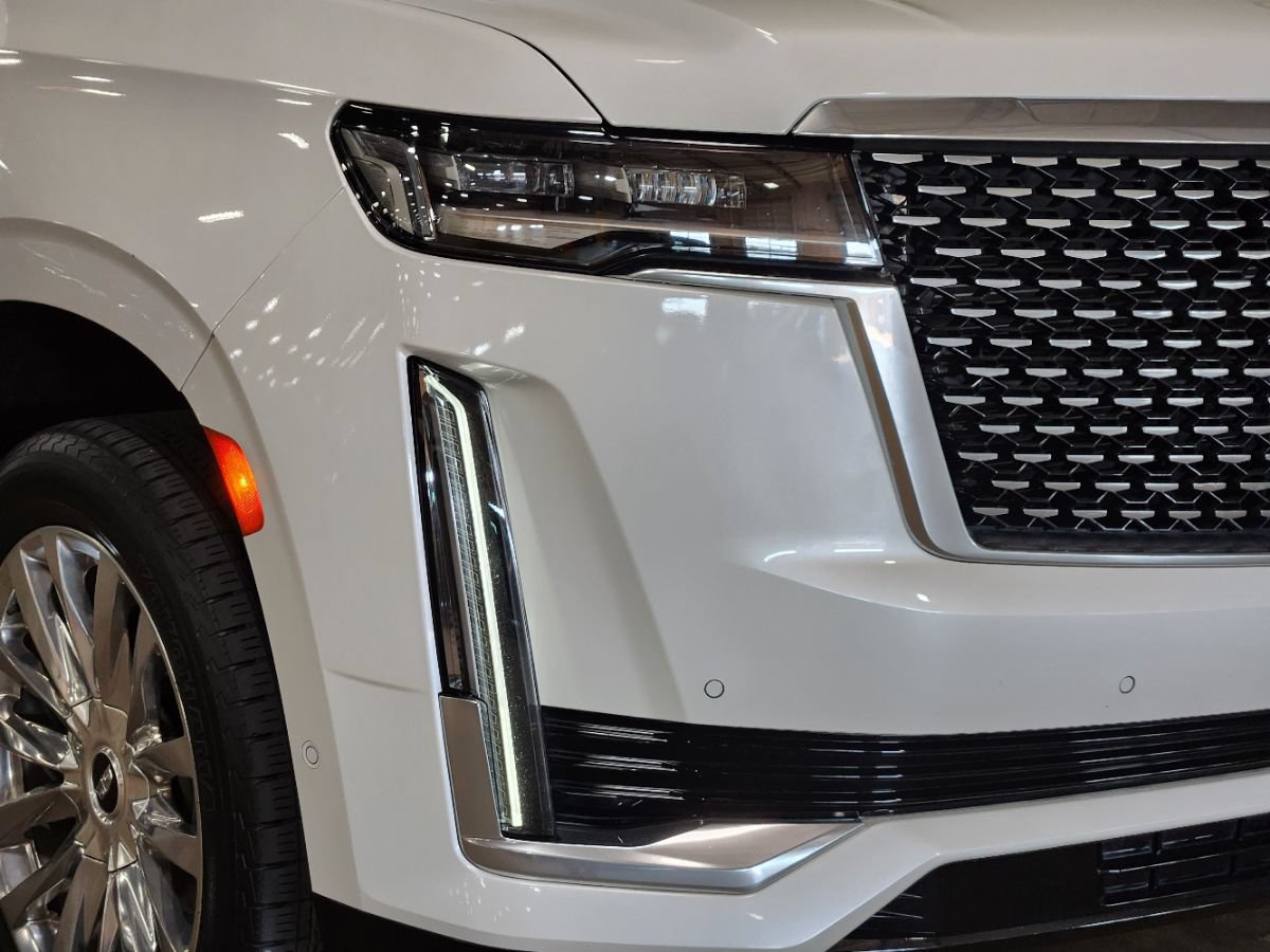 Used 2022 Cadillac Escalade ESV Premium Luxury w/ Performance Package AWD/4WD image 10