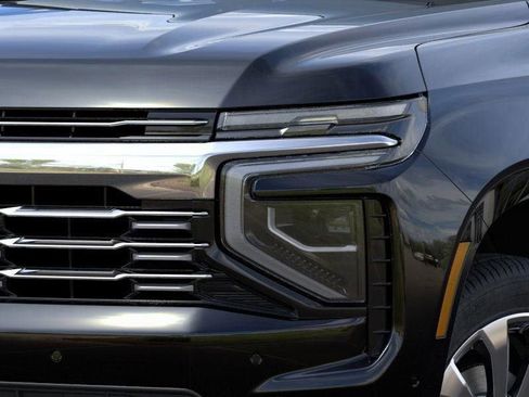 New 2025 Chevrolet Suburban Premier image 10