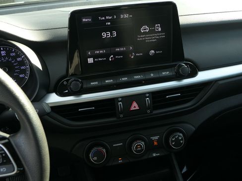 Used 2024 Kia Forte LXS w/ LXS Technology Package image 19