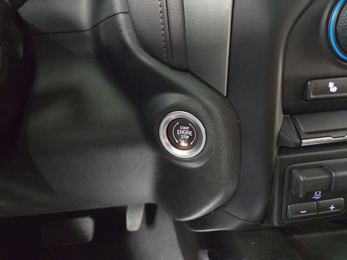 Used 2021 Chevrolet Silverado 1500 LT Trail Boss w/ Convenience Package II AWD/4WD image 16