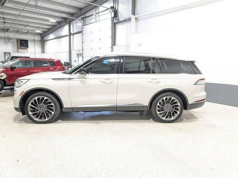Used 2020 Lincoln Aviator Reserve w/ Equipment Group 202A image 6