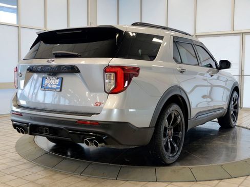 Used 2020 Ford Explorer ST w/ ST Street Pack image 8