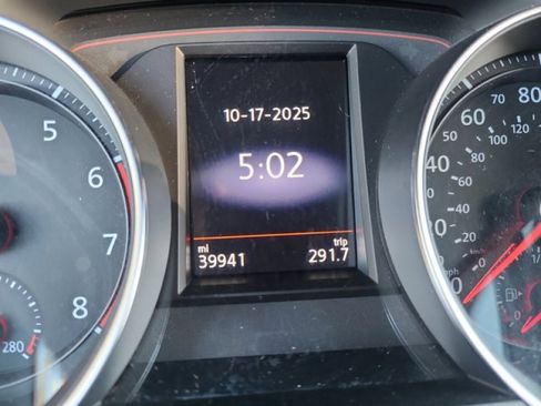 Used 2019 Volkswagen Golf S image 24