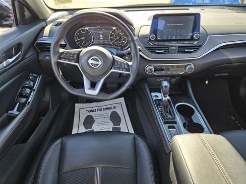 Used 2025 Nissan Altima 2.5 SR image 12