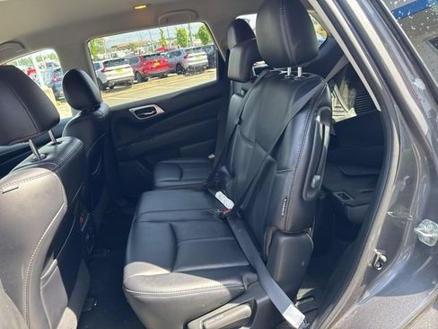 Used 2019 Nissan Pathfinder SL AWD/4WD image 42