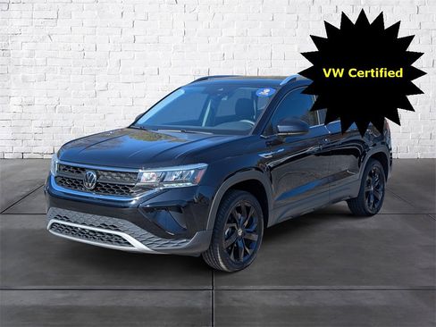 Certified 2023 Volkswagen Taos SE w/ Panoramic Sunroof Package image 4