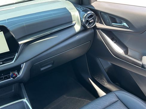 Certified 2025 Chevrolet Equinox LT w/ Convenience Package II FWD image 18