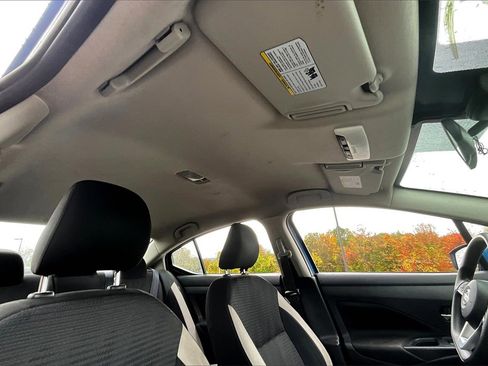 Used 2021 Nissan Versa SV image 18