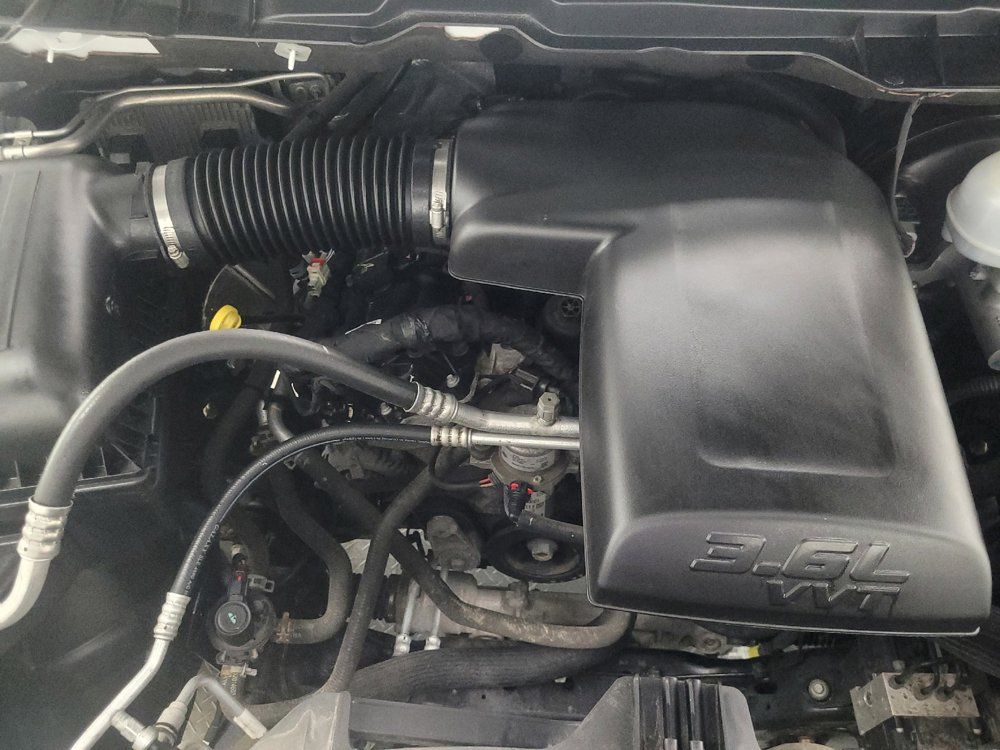 Used 2021 RAM 1500 Classic SLT AWD/4WD image 30