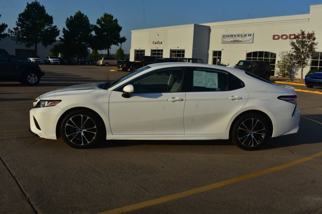 Used 2020 Toyota Camry SE FWD image 9