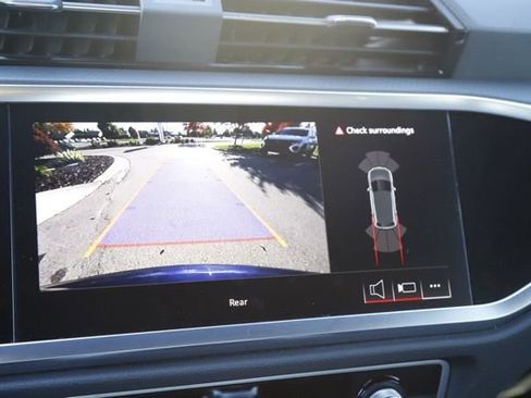 Used 2025 Audi Q3 2.0T Premium image 26