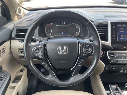 Used 2017 Honda Pilot Touring image 14