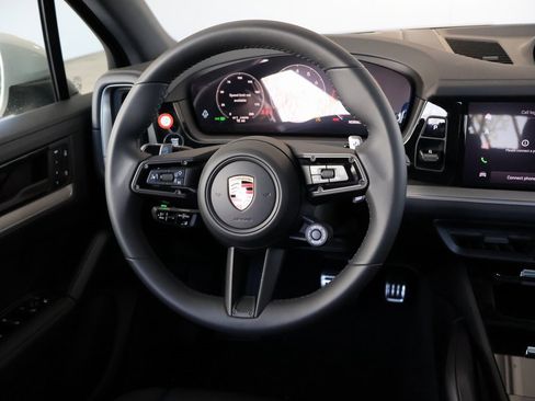 New 2025 Porsche Cayenne S image 21