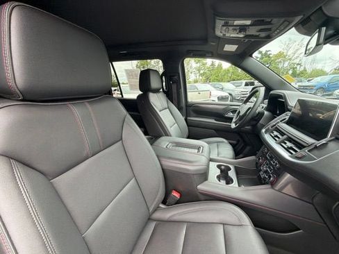 Used 2024 Chevrolet Suburban RST w/ Sport Performance Package AWD/4WD image 17