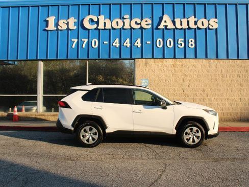 Used 2020 Toyota RAV4 LE FWD image 22