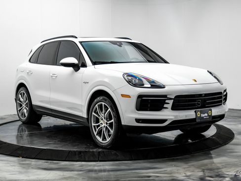 Used 2023 Porsche Cayenne image 19