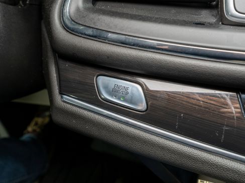 Used 2019 Buick Enclave Essence image 22