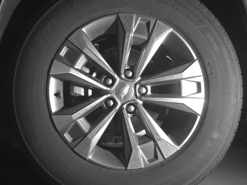 Used 2025 Chevrolet Equinox LT FWD image 9