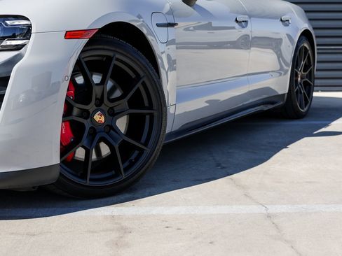 Certified 2023 Porsche Taycan GTS image 12