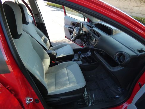 Used 2014 Toyota Prius C One image 24