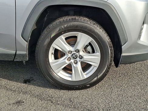 Used 2021 Toyota RAV4 XLE w/ Convenience Package image 11