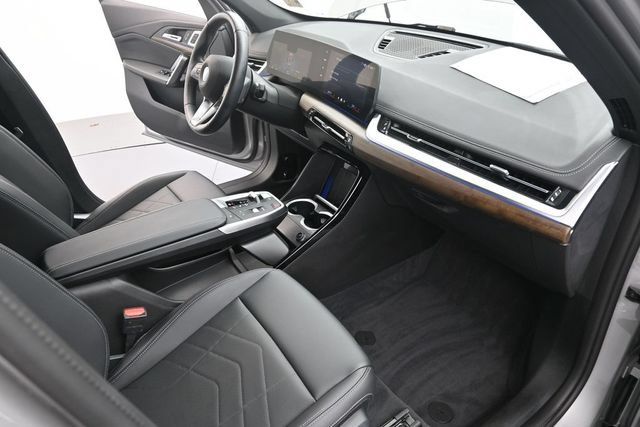 Used 2025 BMW X1 xDrive28i w/ Convenience Package AWD/4WD image 27