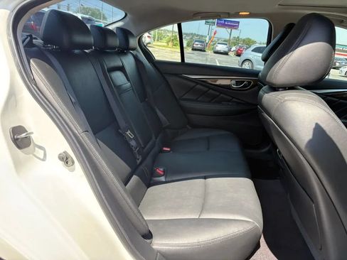 Used 2018 INFINITI Q50 Luxe w/ Essential Package (2.0T Luxe) AWD/4WD image 18