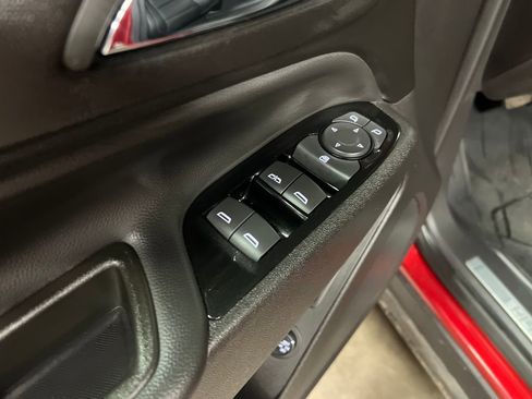 Used 2024 Chevrolet Equinox Premier image 16