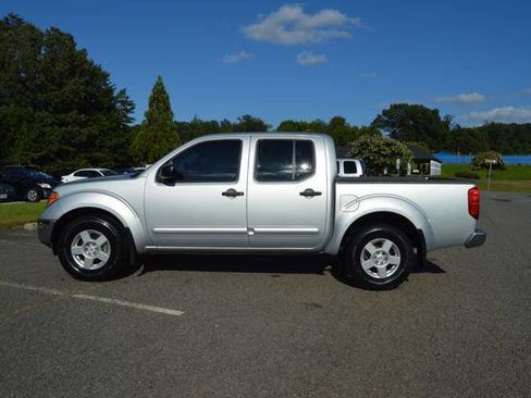 Used 2008 Nissan Frontier SE w/ SE Value Truck Pkg image 2