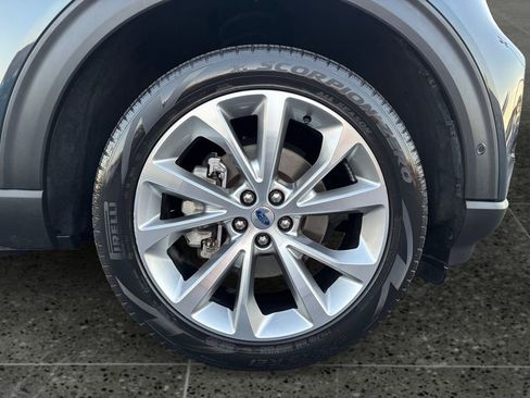 Used 2022 Ford Explorer Platinum w/ Equipment Group 601A image 9