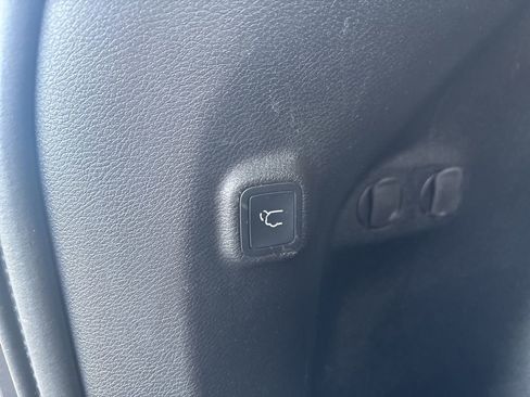 Used 2022 Jeep Cherokee Limited w/ Sun & Sound Group image 13