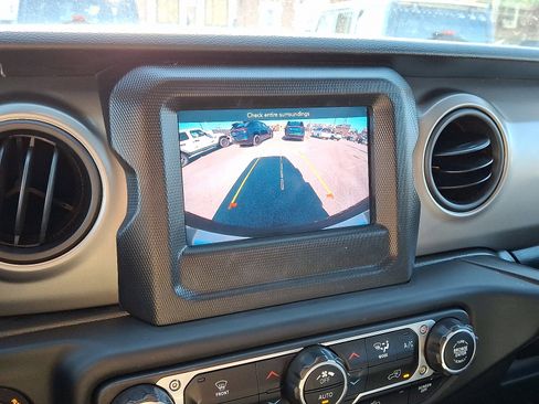 Used 2021 Jeep Wrangler Unlimited Sport image 19