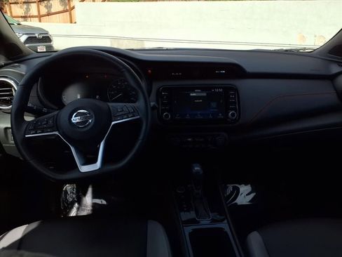 Used 2021 Nissan Kicks SR w/ SR Premium Package image 18