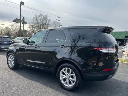 Used 2020 Land Rover Discovery SE image 5