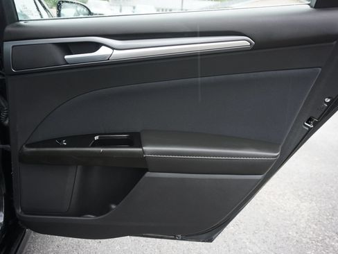 Used 2016 Ford Fusion SE FWD image 20